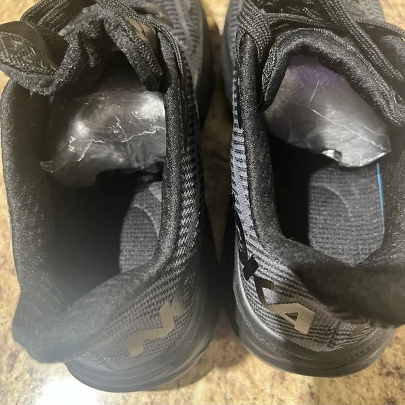 New Men’s (Unisex) Athletic Shoes By NOKA. Size U.S. 11/44 - Picture 11 of 13